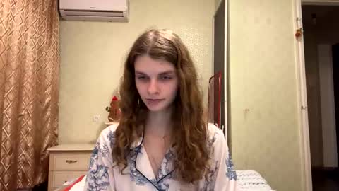 cute_kitte online show from 12/16/25, 07:08