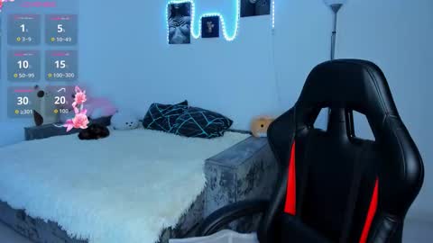 Emily online show from 11/04/25, 04:00