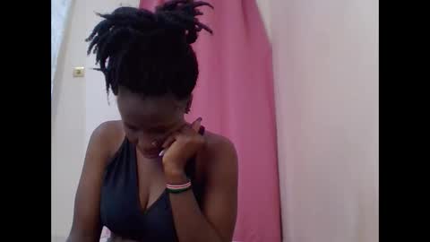 cute_lizah online show from 01/16/25, 12:09