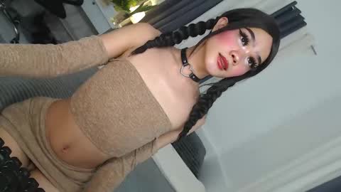 Snapshot of cute_maloi chatting on 02/06/26, 11:02 Jane online show from 02/06/26, 11:02