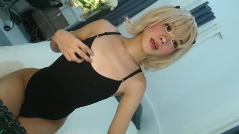 Snapshot of cute_maloi chatting on 02/15/26, 10:14 Jane online show from 02/15/26, 10:14