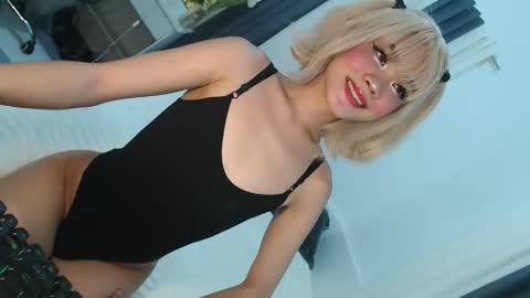 Snapshot of cute_maloi chatting on 02/16/26, 11:28 Jane online show from 02/16/26, 11:28