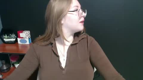 Veronica online show from 01/17/25, 07:41