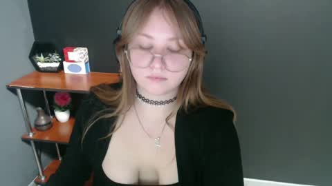 Veronica online show from 01/30/25, 10:40