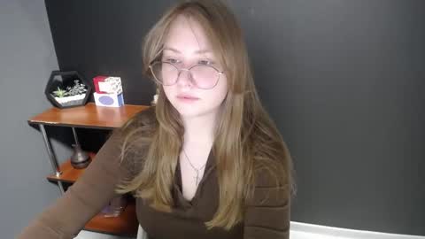 Veronica online show from 02/11/25, 07:12