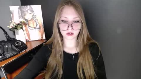 Veronica online show from 05/26/26, 06:42