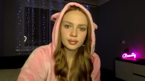 Snapshot of cute_shy06 chatting on 12/15/25, 08:24 cute_shy06 online show from 12/15/25, 08:24