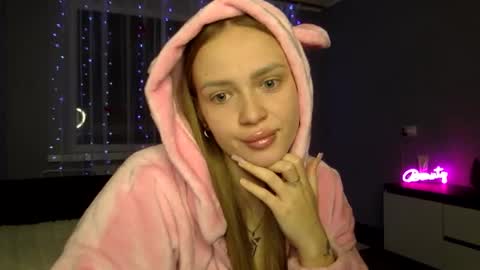 Snapshot of cute_shy06 chatting on 12/17/25, 08:59 cute_shy06 online show from 12/17/25, 08:59