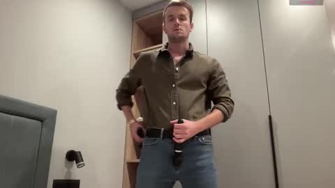 cute_skywalker online show from 09/13/25, 06:29