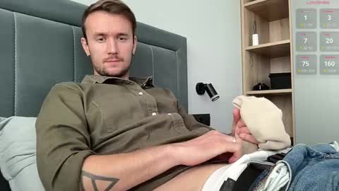 cute_skywalker online show from 09/25/25, 12:42