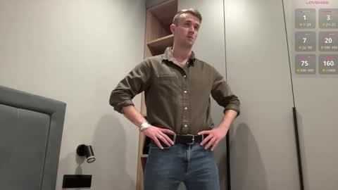 cute_skywalker online show from 10/28/25, 05:26