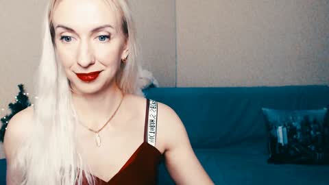 cute_smile_shy online show from 01/07/25, 10:19