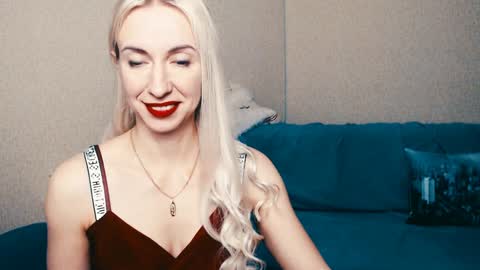 cute_smile_shy online show from 01/18/25, 04:59