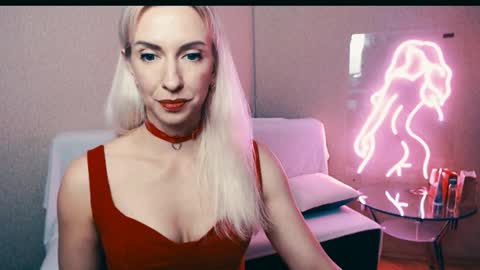 Snapshot of cute_smile_shy chatting on 10/30/25, 08:20 cute_smile_shy online show from 10/30/25, 08:20