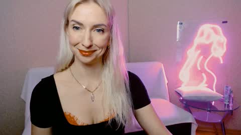 Snapshot of cute_smile_shy chatting on 11/25/25, 09:26 cute_smile_shy online show from 11/25/25, 09:26