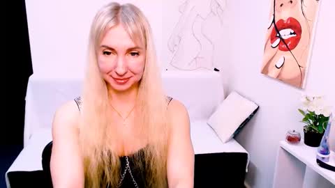 cute_smile_shy online show from 03/17/26, 10:24