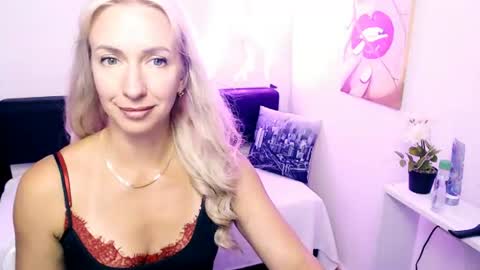 cute_smile_shy online show from 07/25/26, 10:40