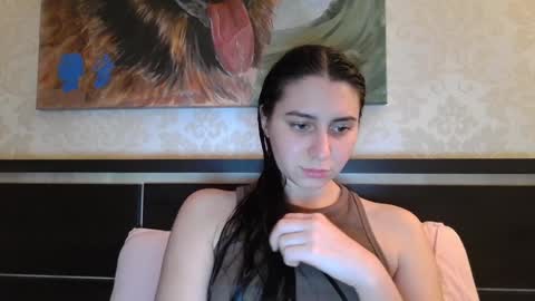 cute_strawberry_ online show from 12/01/24, 05:13