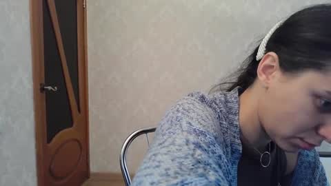 cute_strawberry_ online show from 12/05/24, 08:22