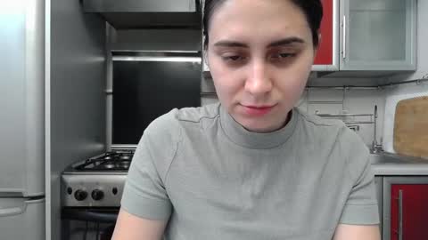 cute_strawberry_ online show from 12/05/24, 01:17