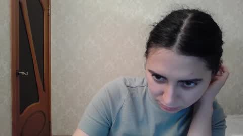cute_strawberry_ online show from 12/05/24, 06:33