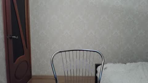 cute_strawberry_ online show from 12/06/24, 06:17