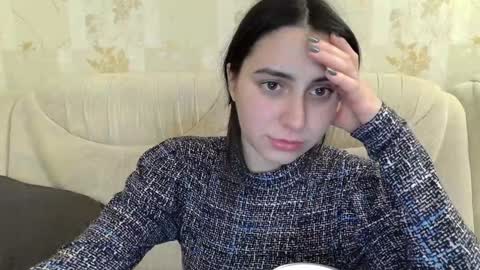 cute_strawberry_ online show from 12/13/24, 06:27