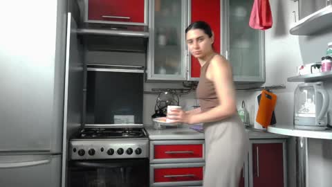 cute_strawberry_ online show from 12/21/24, 09:44