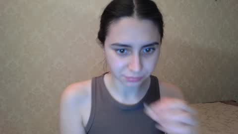 cute_strawberry_ online show from 12/21/24, 05:29