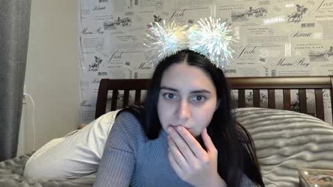 cute_strawberry_ online show from 12/24/24, 09:28
