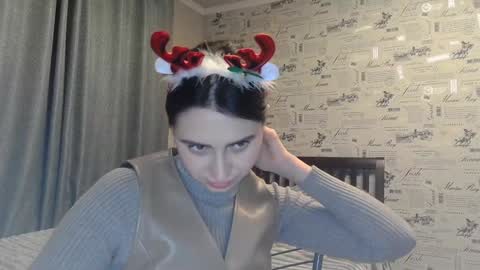 cute_strawberry_ online show from 12/31/24, 10:12