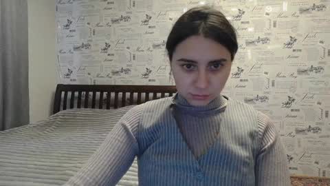 cute_strawberry_ online show from 01/01/25, 10:21