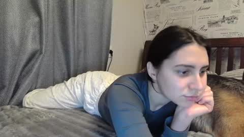 cute_strawberry_ online show from 01/01/25, 06:16