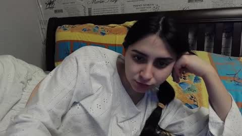 cute_strawberry_ online show from 01/08/25, 07:24