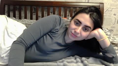 cute_strawberry_ online show from 01/27/25, 02:02