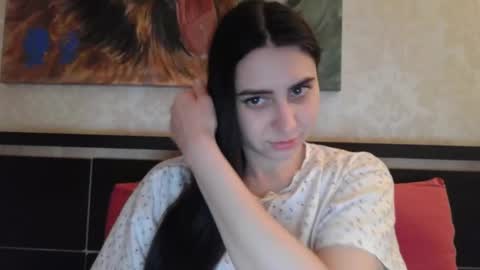 cute_strawberry_ online show from 02/09/25, 06:58