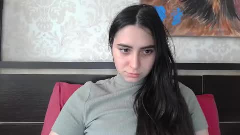 cute_strawberry_ online show from 02/10/25, 11:15