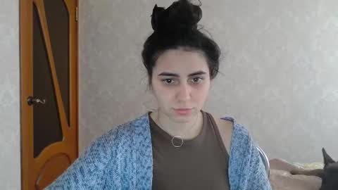 cute_strawberry_ online show from 02/15/25, 07:38