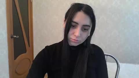cute_strawberry_ online show from 02/22/25, 12:19