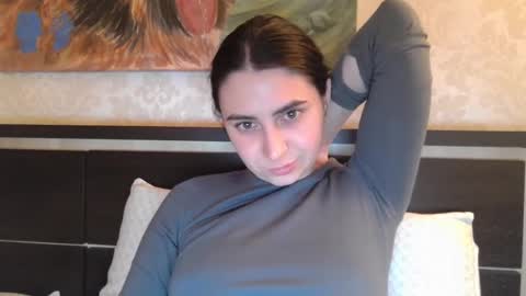 cute_strawberry_ online show from 02/22/25, 07:47