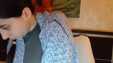 cute_strawberry_ online show from 02/23/25, 06:01