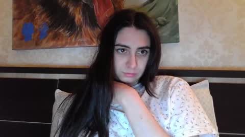 cute_strawberry_ online show from 02/25/25, 08:19