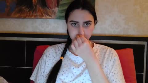 cute_strawberry_ online show from 03/01/25, 05:38