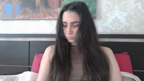 cute_strawberry_ online show from 03/10/25, 08:59
