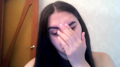 cute_strawberry_ online show from 09/10/25, 07:30