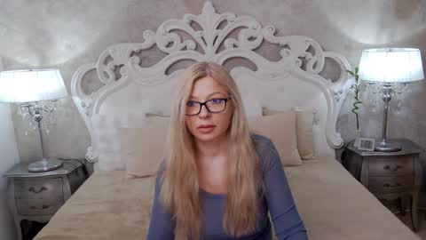 Snapshot of cuteangelina18 chatting on 02/24/26, 03:43 cuteangelina18 online show from 02/24/26, 03:43