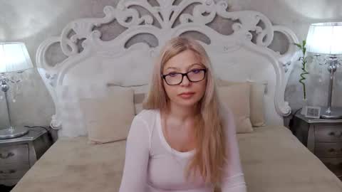Snapshot of cuteangelina18 chatting on 02/26/26, 11:09 cuteangelina18 online show from 02/26/26, 11:09