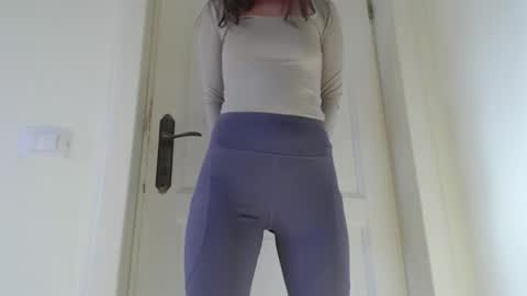 Anne-Marie  online show from 09/26/25, 06:28