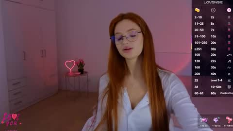 Ariel online show from 10/06/25, 02:25