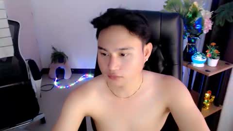 cuteasianlee online show from 12/16/25, 12:21